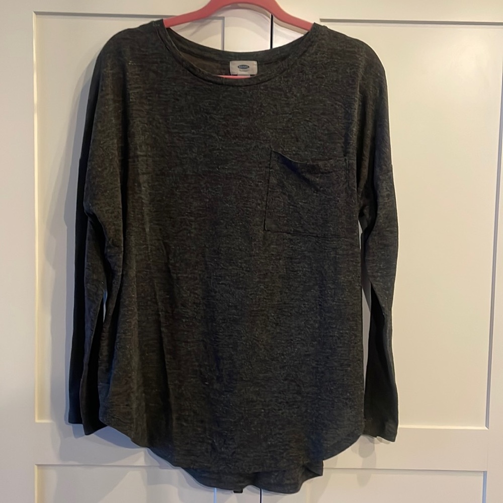 Old navy lightweight long sleeve t with front pocket